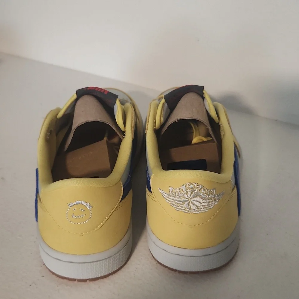 SOLD Travis Scott Jordan Low. - Picture 4 of 7
